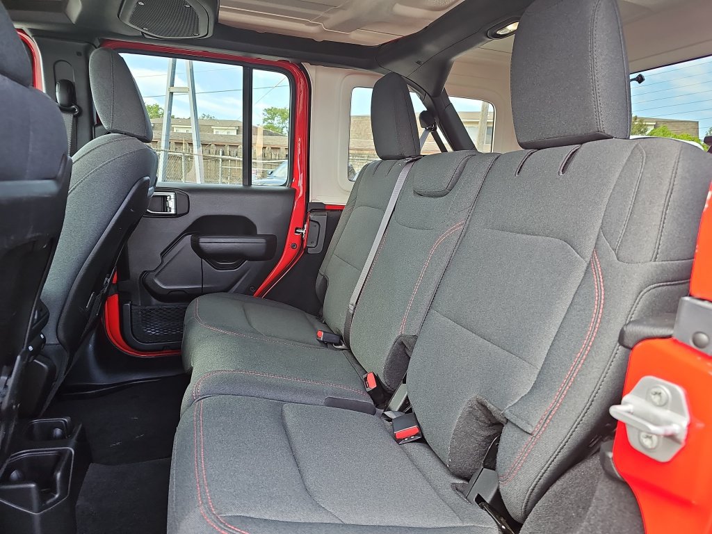 Used 2025 Jeep Wrangler Unlimited Rubicon AWD/4WD image 13