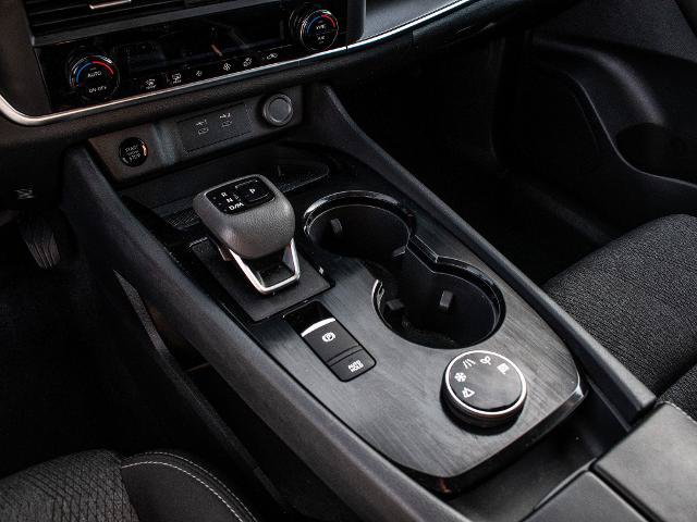 Used 2026 Nissan Rogue SV AWD/4WD image 14