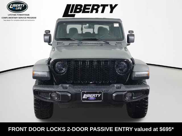 Used 2023 Jeep Gladiator Sport AWD/4WD image 8