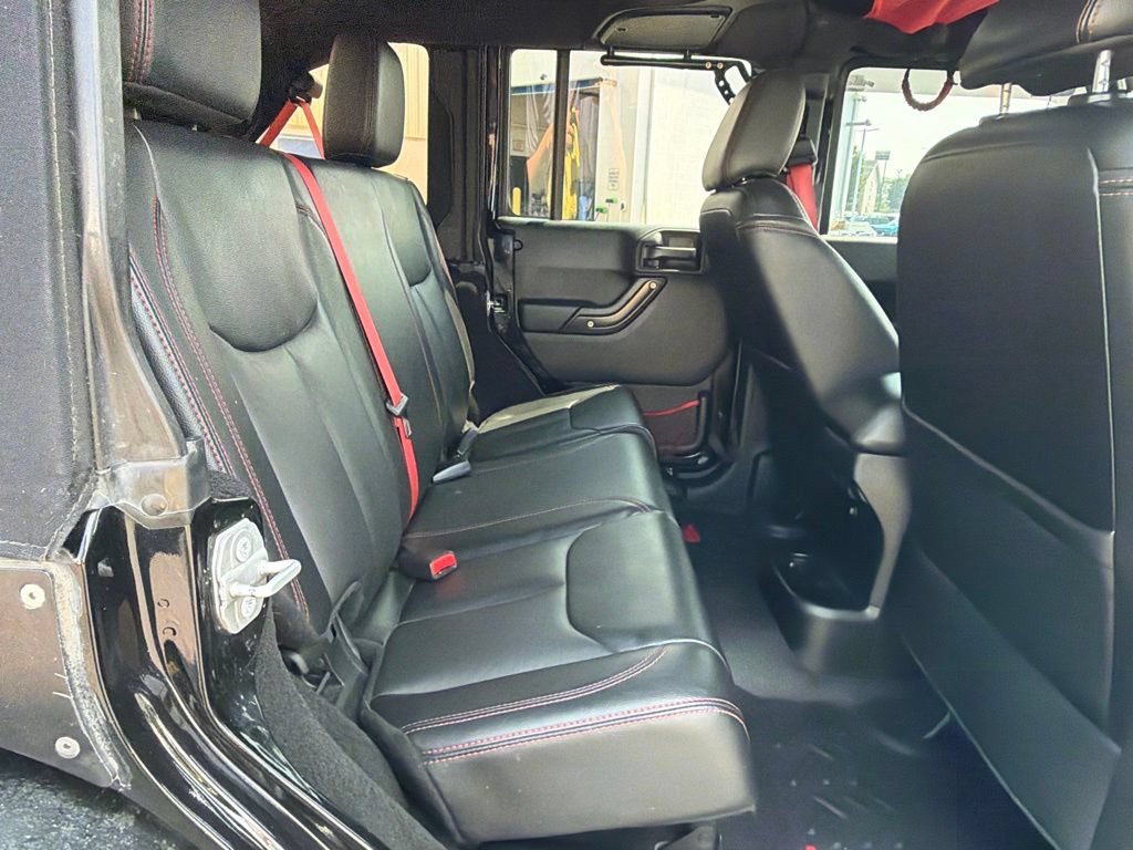 Used 2018 Jeep Wrangler Unlimited Rubicon AWD/4WD image 42