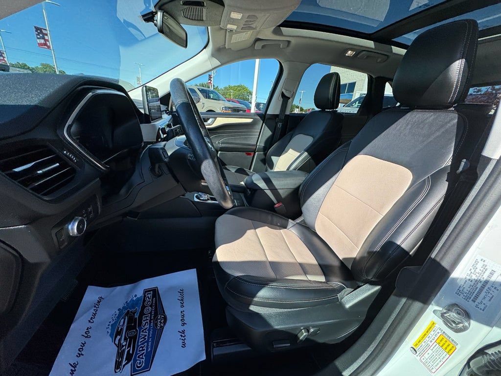 Certified 2021 Ford Escape Titanium w/ Titanium Elite Package AWD/4WD image 33
