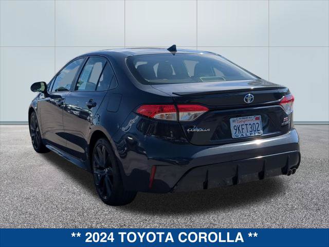 Used 2024 Toyota Corolla SE FWD image 3