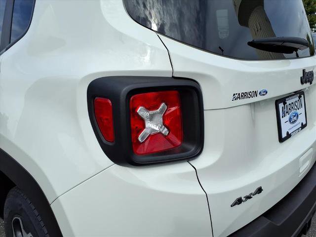 Used 2022 Jeep Renegade Trailhawk w/ Trailer Tow Group image 11