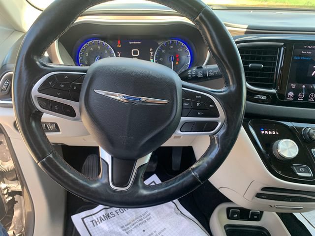 Used 2018 Chrysler Pacifica Touring-L Plus w/ Tire & Wheel Group FWD image 20
