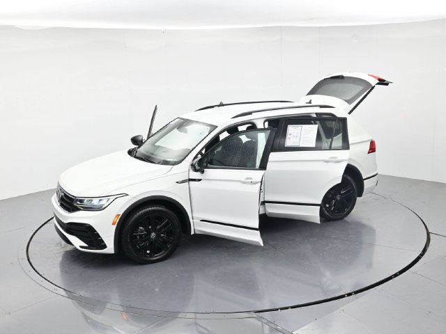 Used 2022 Volkswagen Tiguan SE R-Line FWD image 42