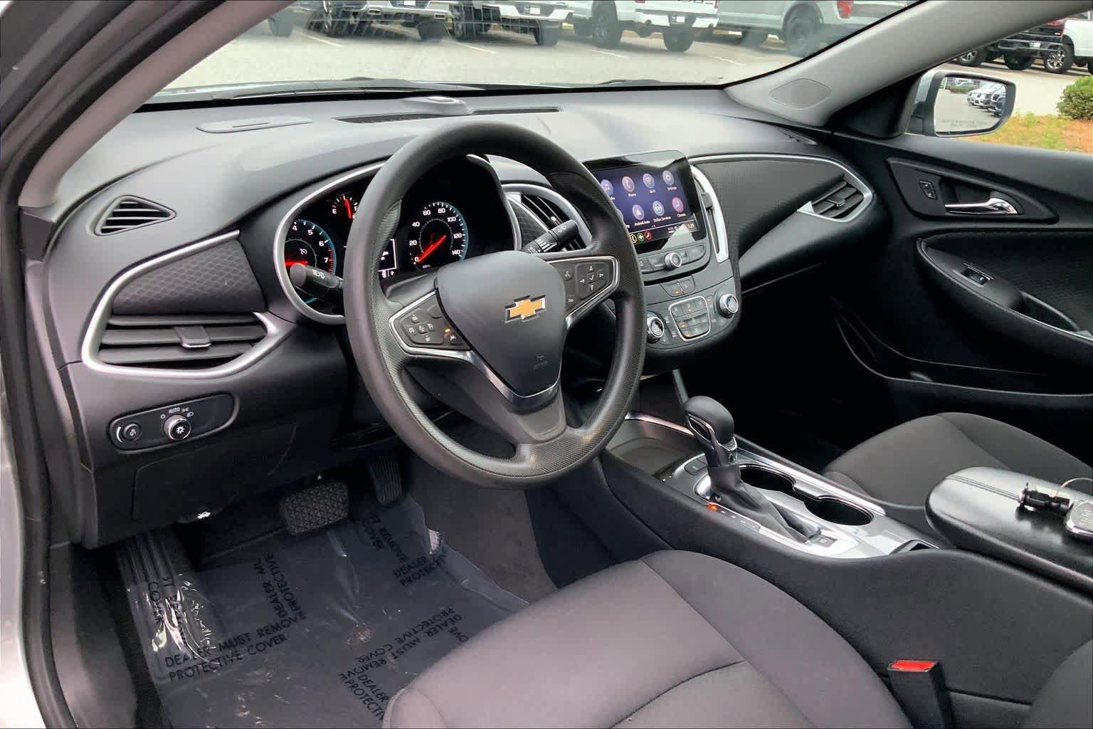 Used 2024 Chevrolet Malibu LT FWD image 18