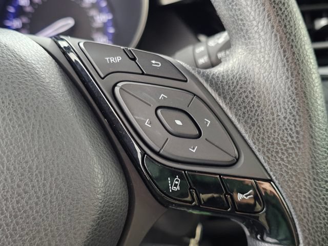 Used 2019 Toyota C-HR LE FWD image 26