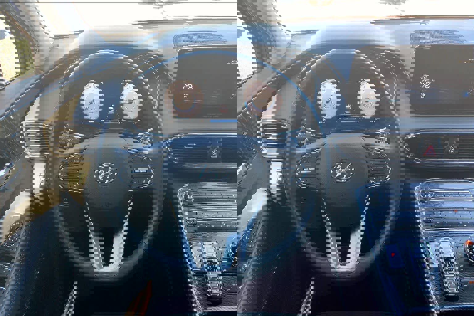 Used 2023 Hyundai Santa Fe Limited image 7