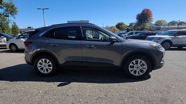 Certified 2024 Ford Escape Active w/ Tech Pack #1 AWD/4WD image 9