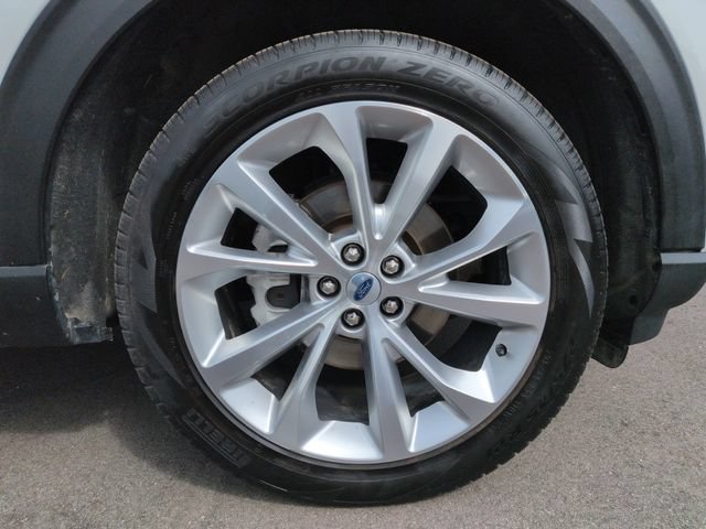 Certified 2023 Ford Explorer Platinum w/ Technology Package AWD/4WD image 13