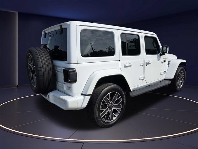 Used 2023 Jeep Wrangler Unlimited Sahara AWD/4WD image 3