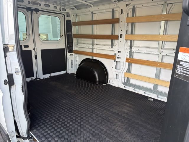 Used 2025 RAM ProMaster 2500 w/ U-Haul Equipment Group FWD image 21
