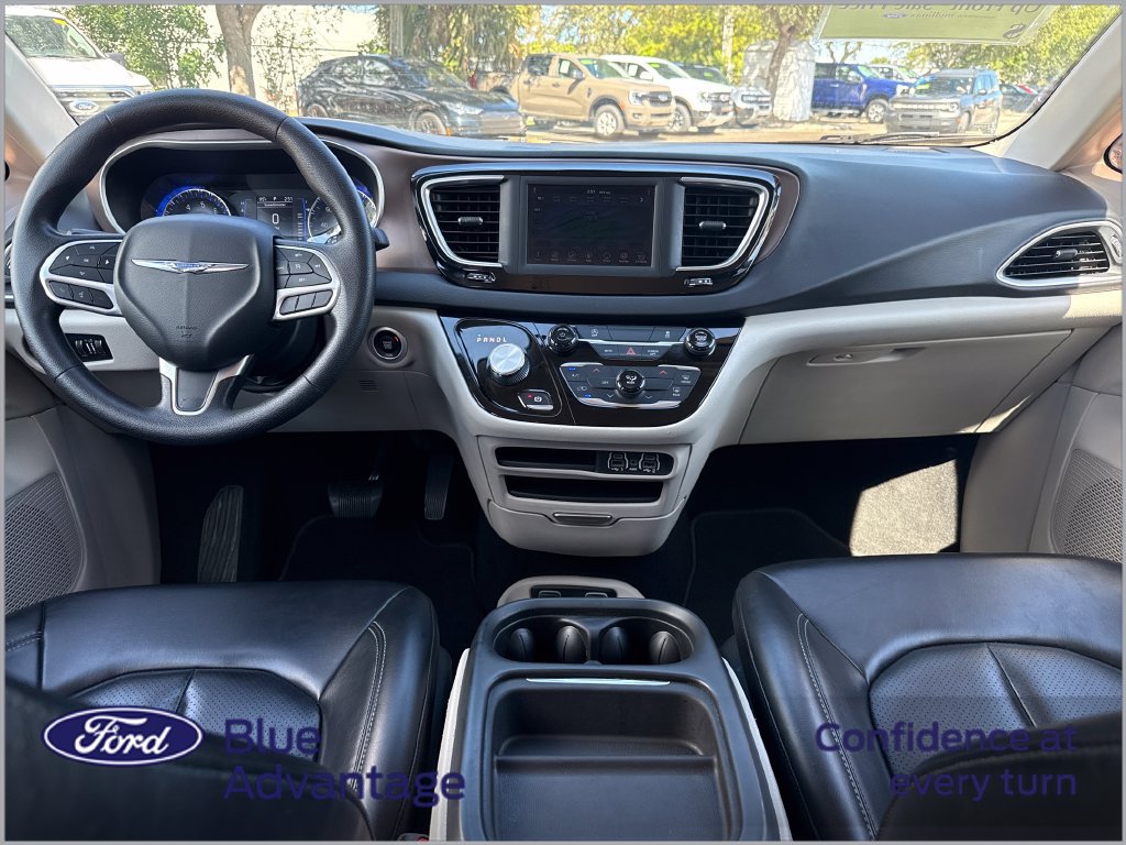 Used 2021 Chrysler Voyager Lxi FWD image 4