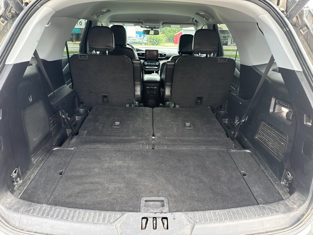 Certified 2022 Ford Explorer Limited w/ Equipment Group 301A RWD image 9