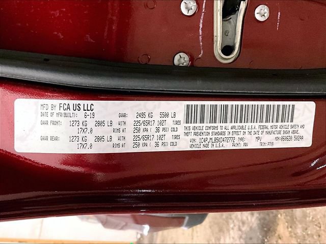 Used 2019 Jeep Cherokee Latitude Plus AWD/4WD image 32