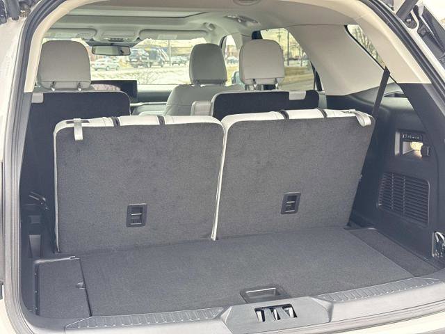 Certified 2025 Ford Explorer Platinum w/ Ultimate Package image 28