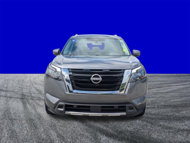 Used 2025 Nissan Pathfinder SL FWD image 9