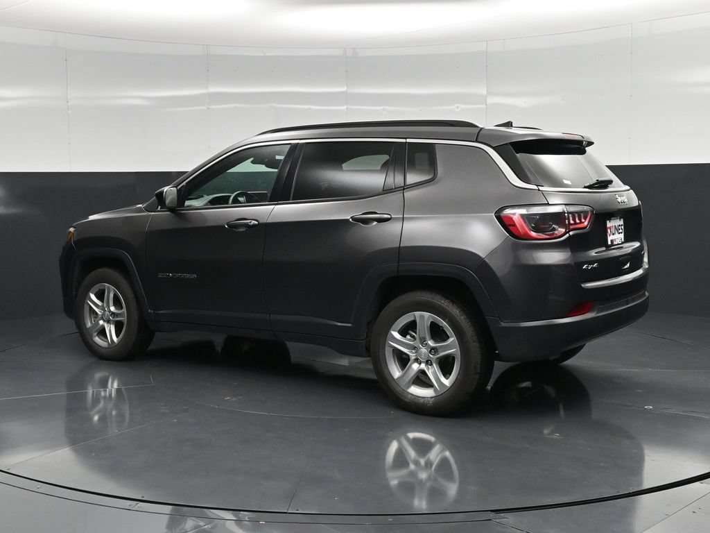 Used 2024 Jeep Compass Latitude AWD/4WD image 9