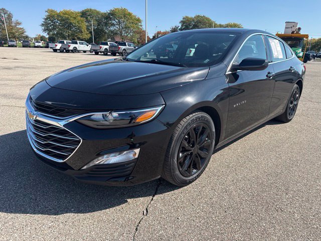 Used 2025 Chevrolet Malibu LT FWD image 2