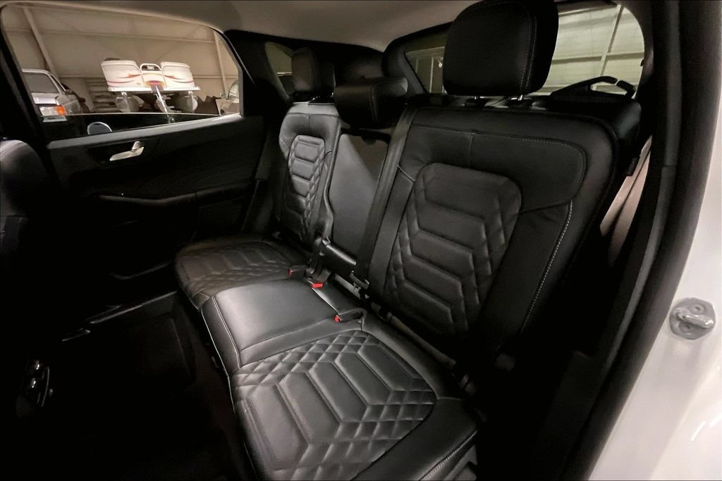 Certified 2023 Ford Escape Platinum w/ Premium Technology Package AWD/4WD image 25