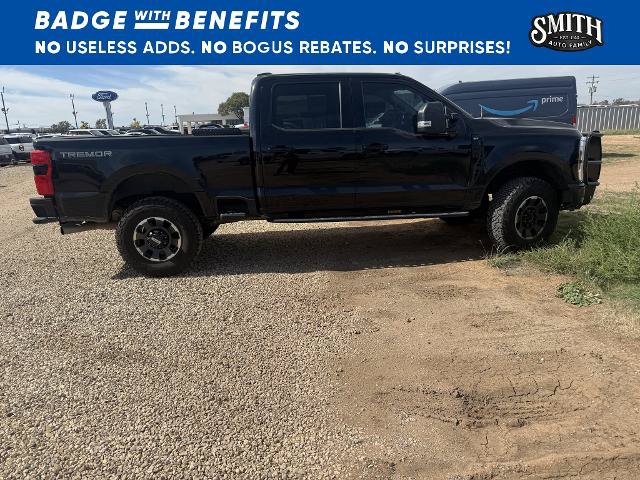 Certified 2024 Ford F250 XLT w/ Black Appearance Package AWD/4WD image 3
