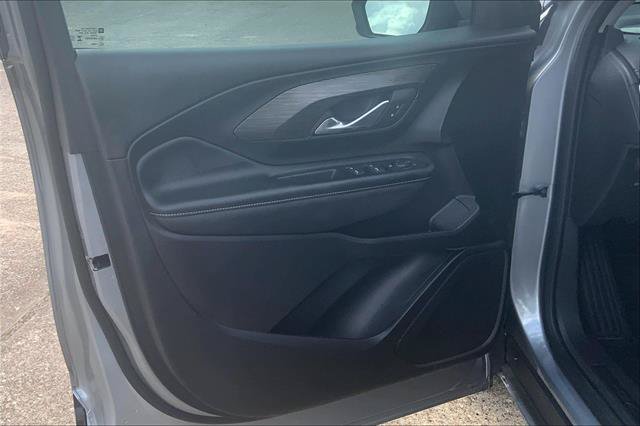 Used 2024 GMC Terrain SLE FWD image 23