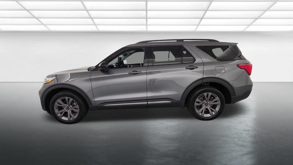 Certified 2024 Ford Explorer XLT w/ Equipment Group 202A AWD/4WD image 6