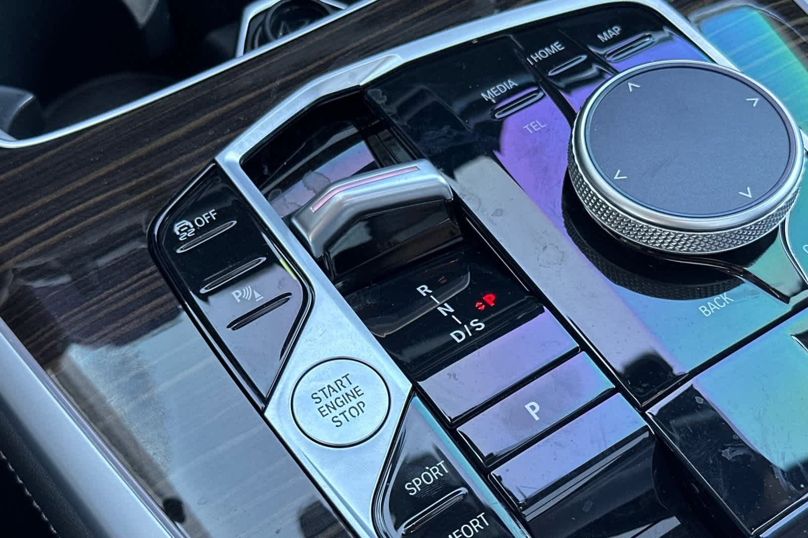 Used 2023 BMW X7 xDrive40i w/ Premium Package image 22