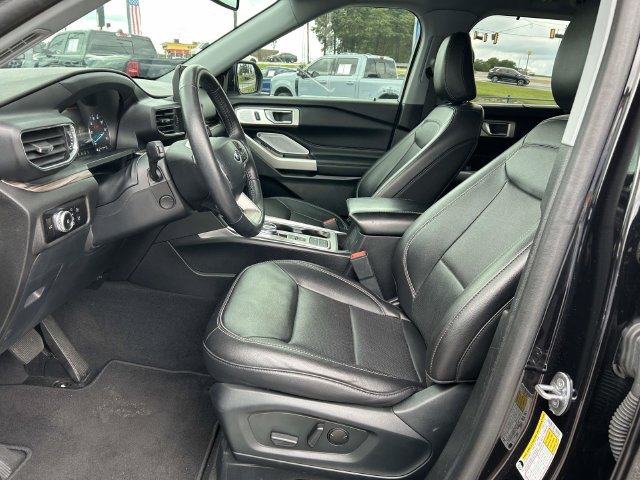 Certified 2023 Ford Explorer Limited w/ Limited Technology Package RWD image 16