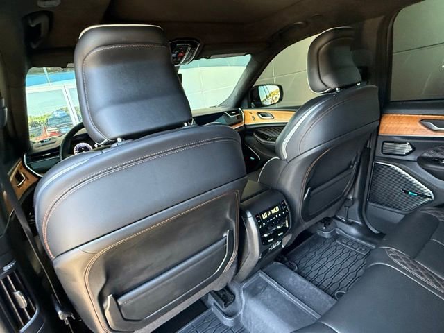 Used 2022 Jeep Grand Cherokee Summit AWD/4WD image 14