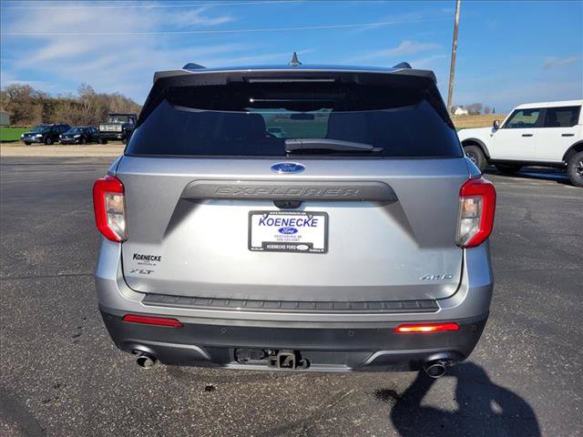 Certified 2023 Ford Explorer XLT w/ Equipment Group 202A AWD/4WD image 6