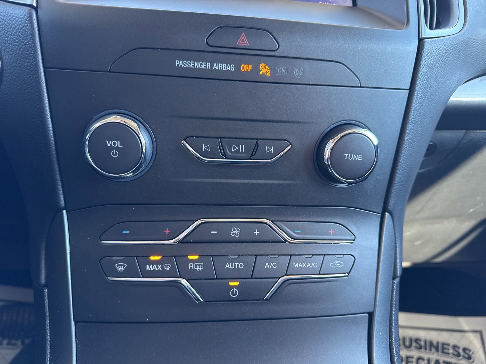 Certified 2020 Ford Edge SE image 31