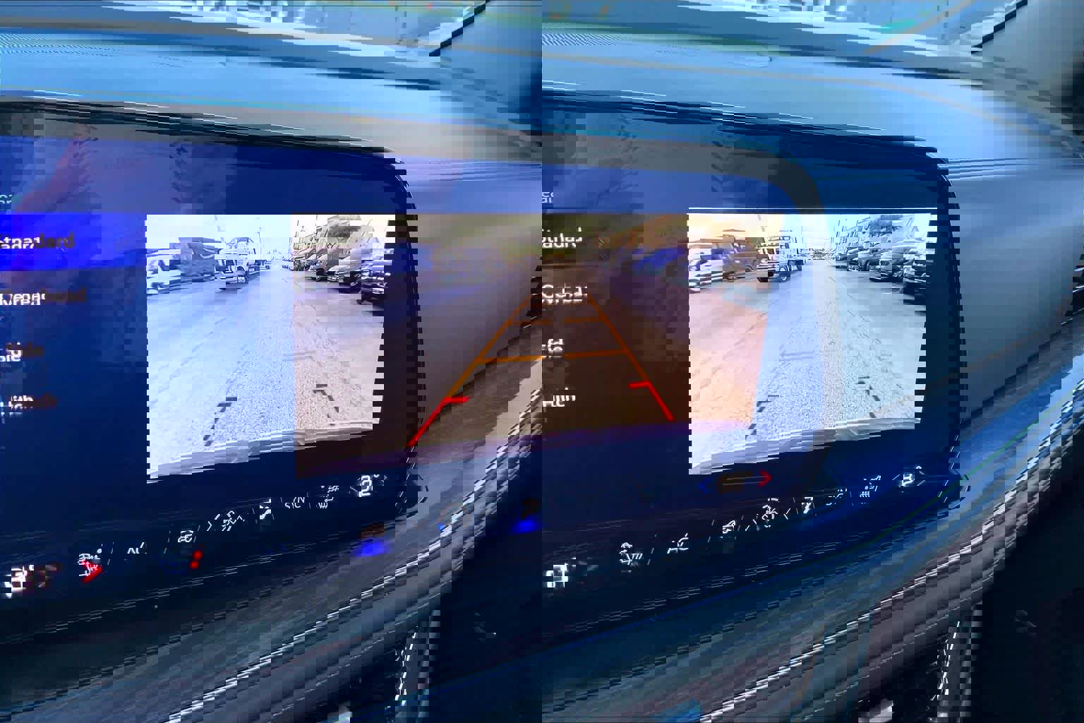 Used 2025 Chevrolet Suburban Z71 w/ Comfort Package image 23