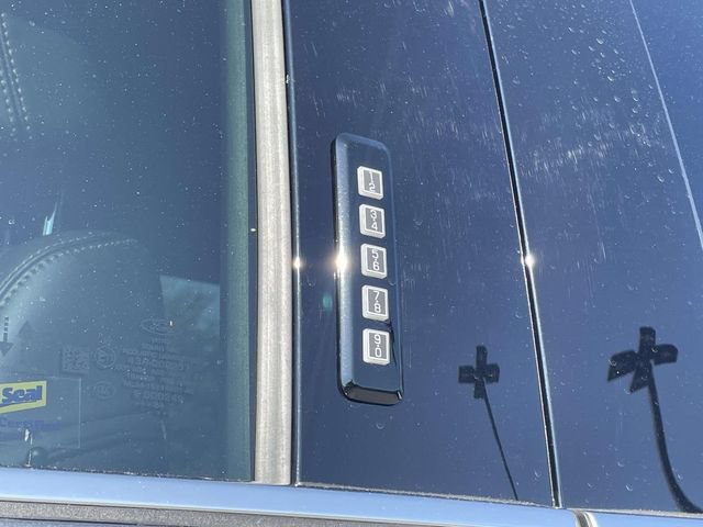 Certified 2024 Ford F250 Platinum AWD/4WD image 12