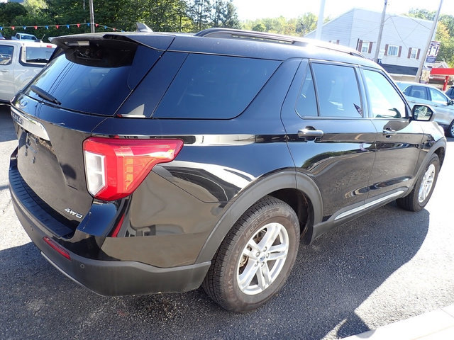 Certified 2022 Ford Explorer XLT w/ Equipment Group 202A image 4