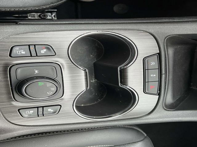 Used 2023 GMC Acadia SLT w/ Preferred Package image 26