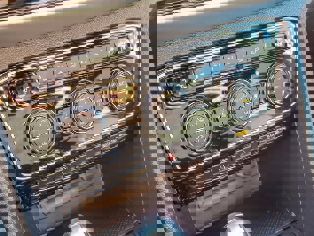 Used 2022 Volkswagen Atlas Cross Sport SEL R-Line image 21