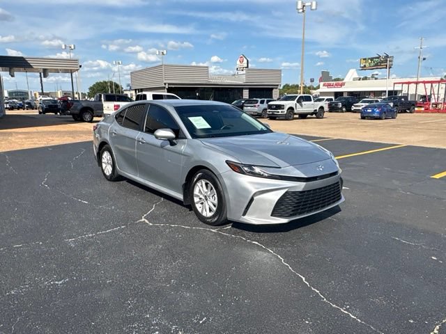 Used 2026 Toyota Camry LE w/ Convenience Package FWD image 11