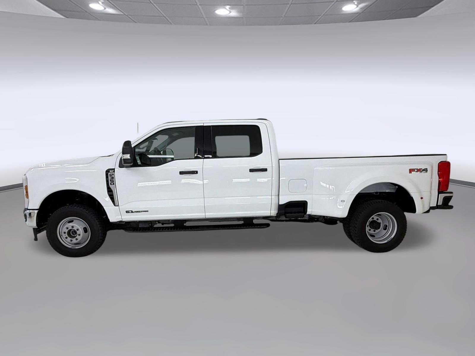 Certified 2024 Ford F350 XLT w/ FX4 Off-Road Package AWD/4WD image 2