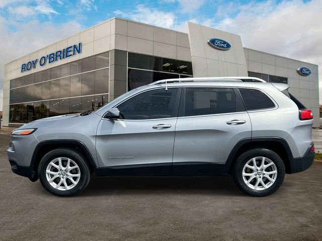 Used 2017 Jeep Cherokee Latitude w/ Safety/Convenience Group AWD/4WD image 2