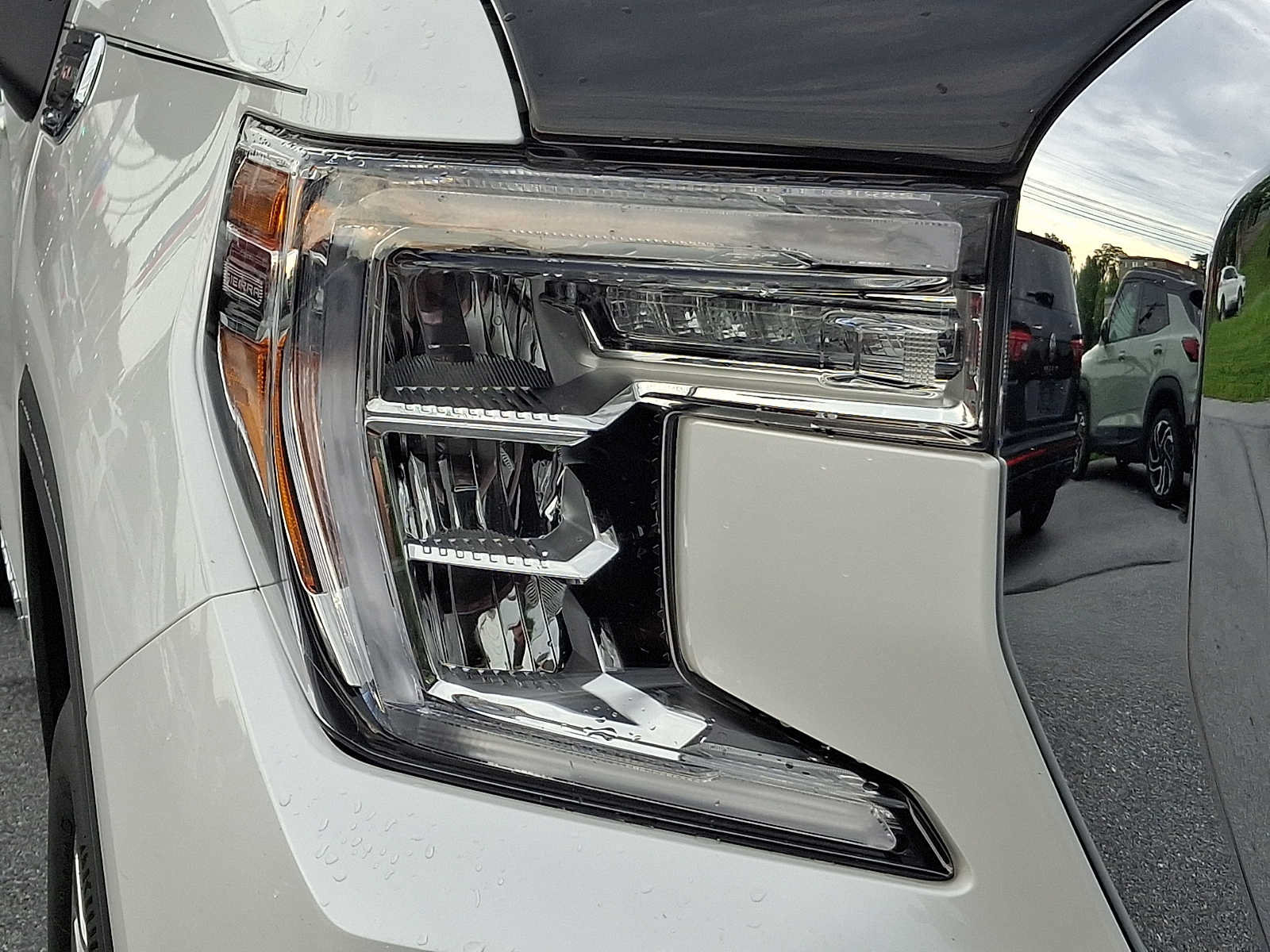 Used 2020 GMC Sierra 1500 Denali w/ Denali Ultimate Package AWD/4WD image 9