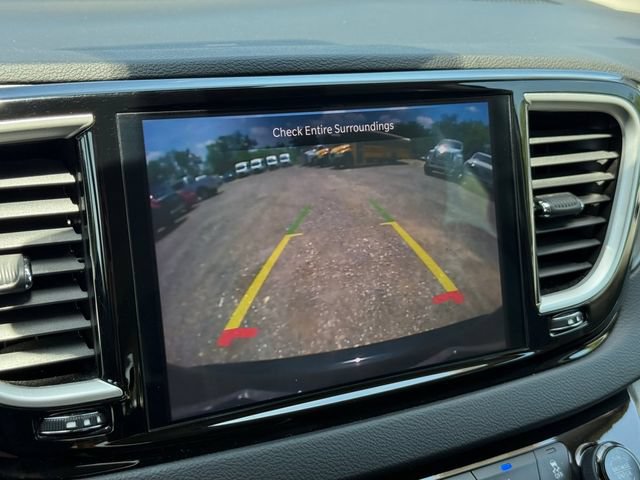 Used 2023 Chrysler Pacifica Touring-L FWD image 10