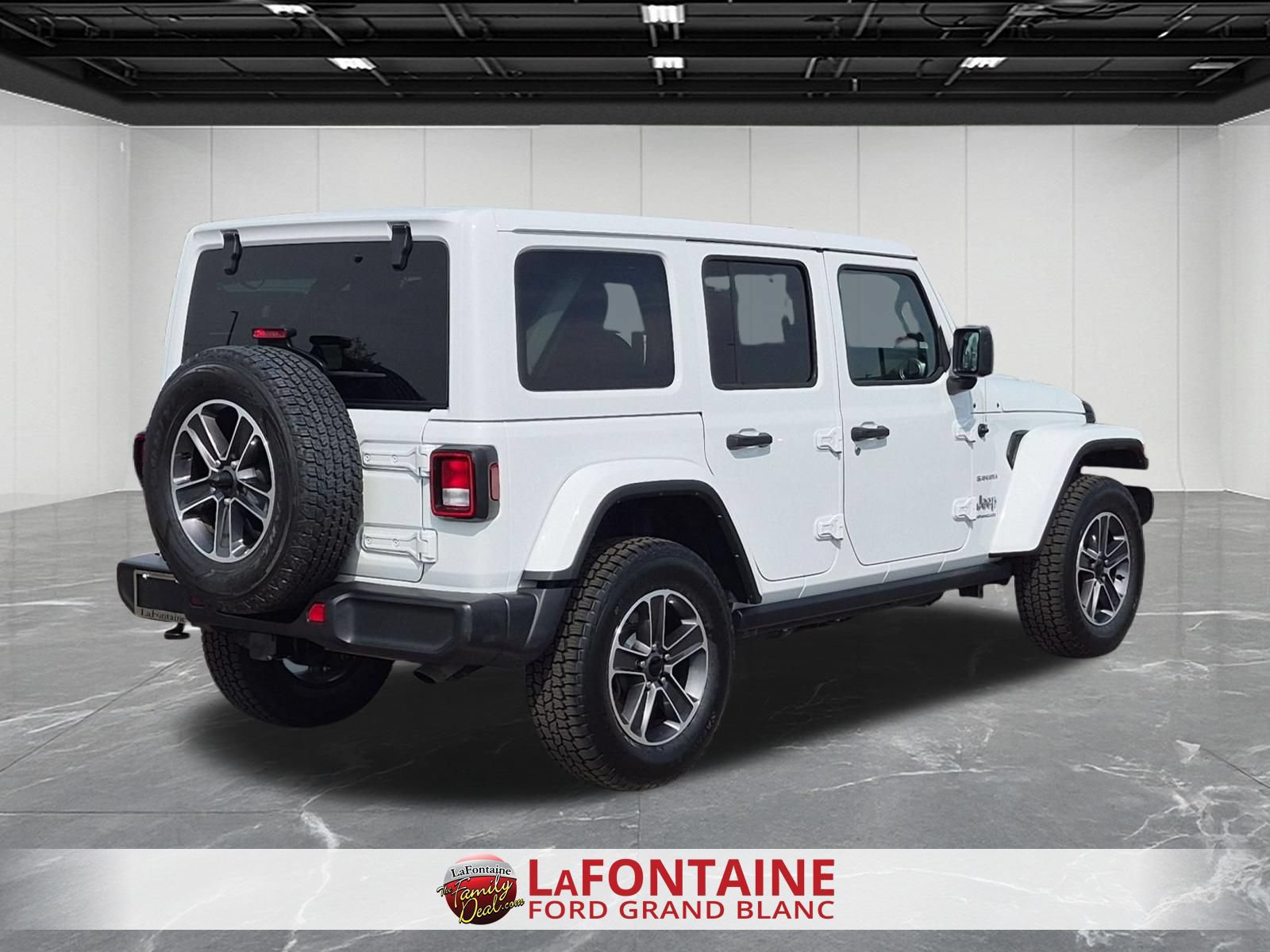 Used 2023 Jeep Wrangler Unlimited Sahara w/ Cold Weather Group AWD/4WD image 5