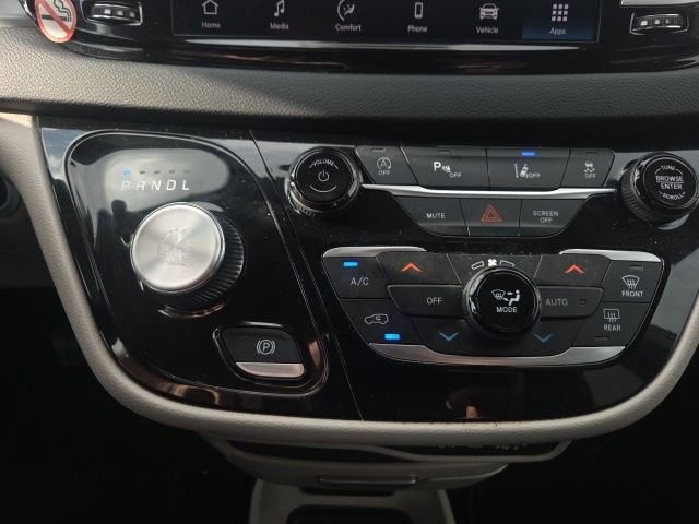 Used 2023 Chrysler Pacifica Touring-L FWD image 36