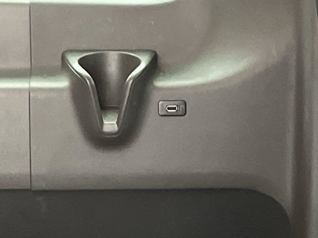 Certified 2020 Ford Transit 150 XLT RWD image 11