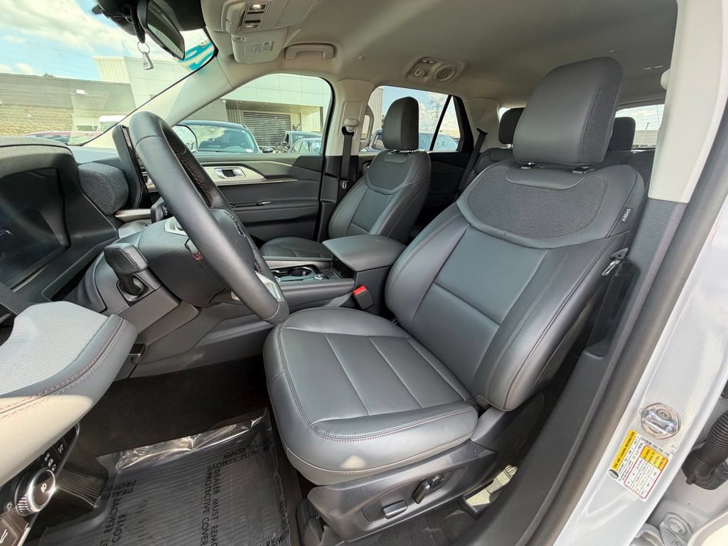 Certified 2026 Ford Explorer Active w/ Active Comfort Package RWD image 15