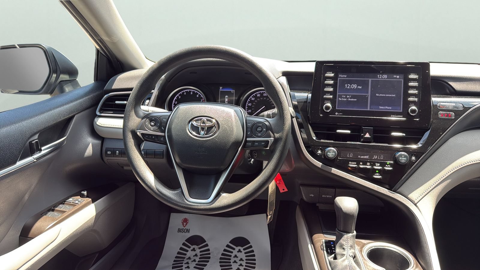 Used 2023 Toyota Camry LE FWD image 7