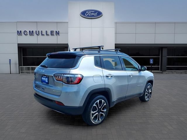 Used 2023 Jeep Compass Limited w/ Sun and Sound Group AWD/4WD image 5