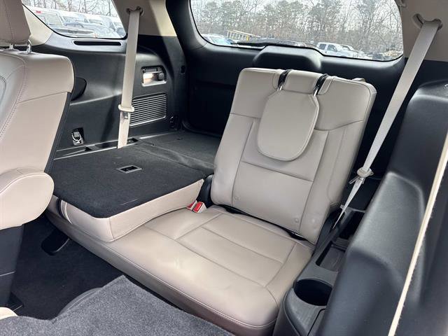 Certified 2022 Ford Explorer XLT w/ Equipment Group 202A image 10