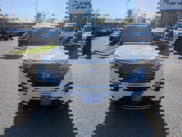 Certified 2023 Ford Explorer XLT w/ Equipment Group 202A image 8